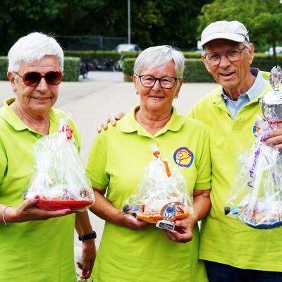 Jeu de boulesclub sluit af met BBQ
